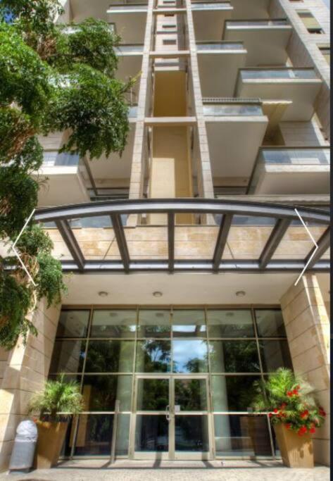 Beautiful Penthouse W/Amazing View, Prime Location Appartement Ramat Gan Buitenkant foto