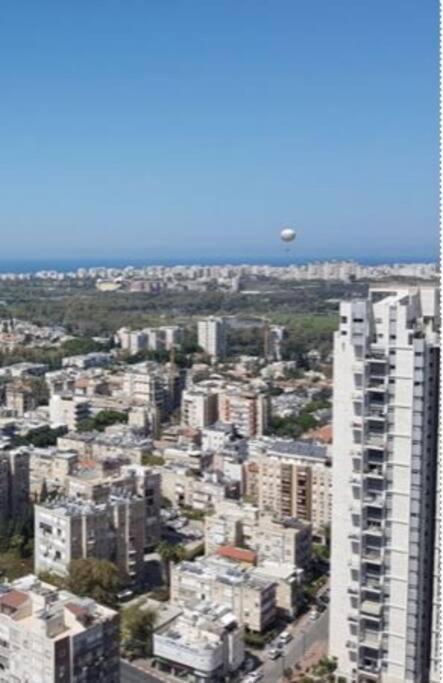 Beautiful Penthouse W/Amazing View, Prime Location Appartement Ramat Gan Buitenkant foto