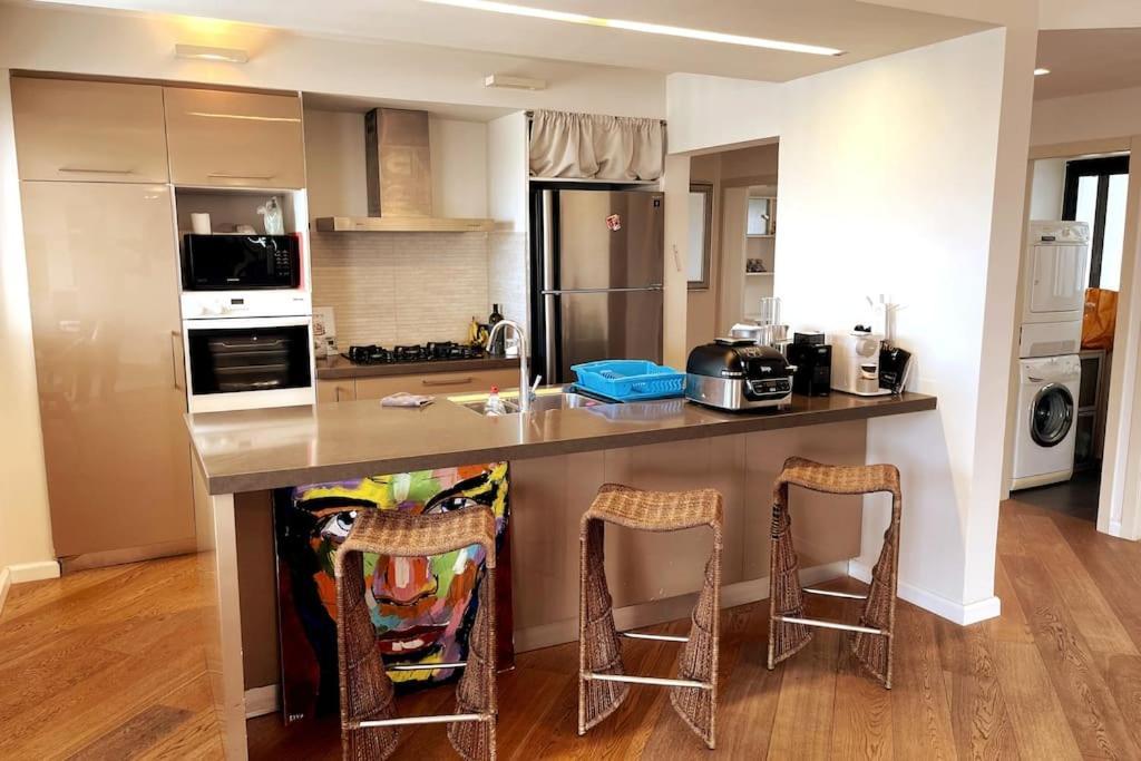 Beautiful Penthouse W/Amazing View, Prime Location Appartement Ramat Gan Buitenkant foto