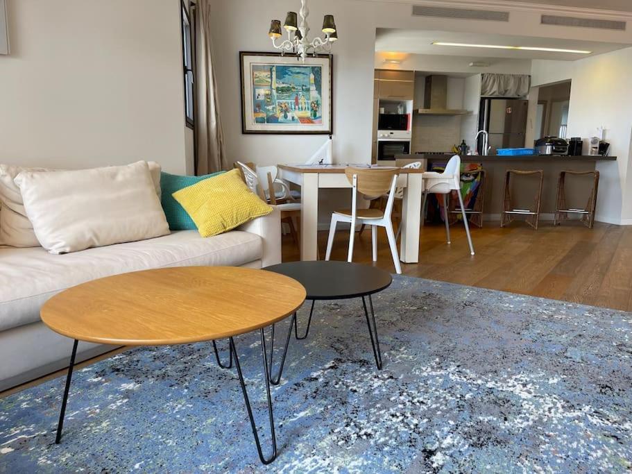 Beautiful Penthouse W/Amazing View, Prime Location Appartement Ramat Gan Buitenkant foto