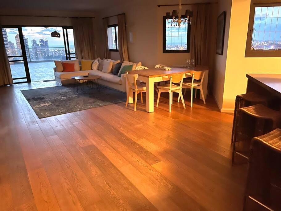Beautiful Penthouse W/Amazing View, Prime Location Appartement Ramat Gan Buitenkant foto