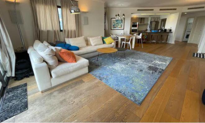 Beautiful Penthouse W/Amazing View, Prime Location Appartement Ramat Gan Buitenkant foto