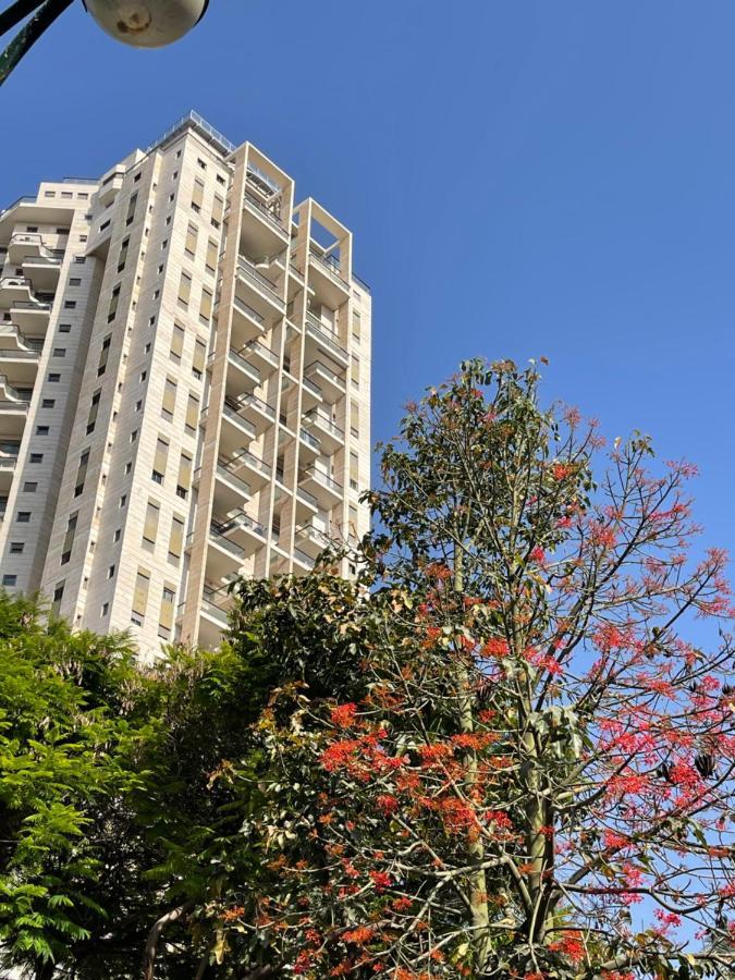 Beautiful Penthouse W/Amazing View, Prime Location Appartement Ramat Gan Buitenkant foto