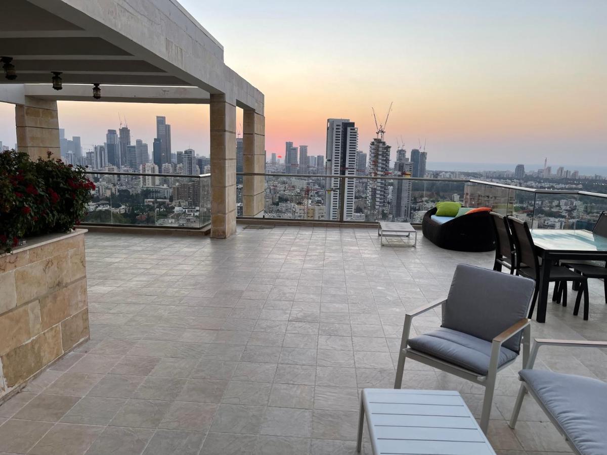Beautiful Penthouse W/Amazing View, Prime Location Appartement Ramat Gan Buitenkant foto