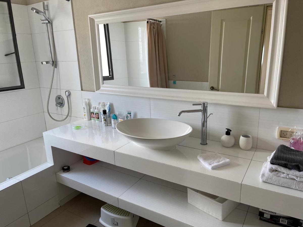 Beautiful Penthouse W/Amazing View, Prime Location Appartement Ramat Gan Buitenkant foto