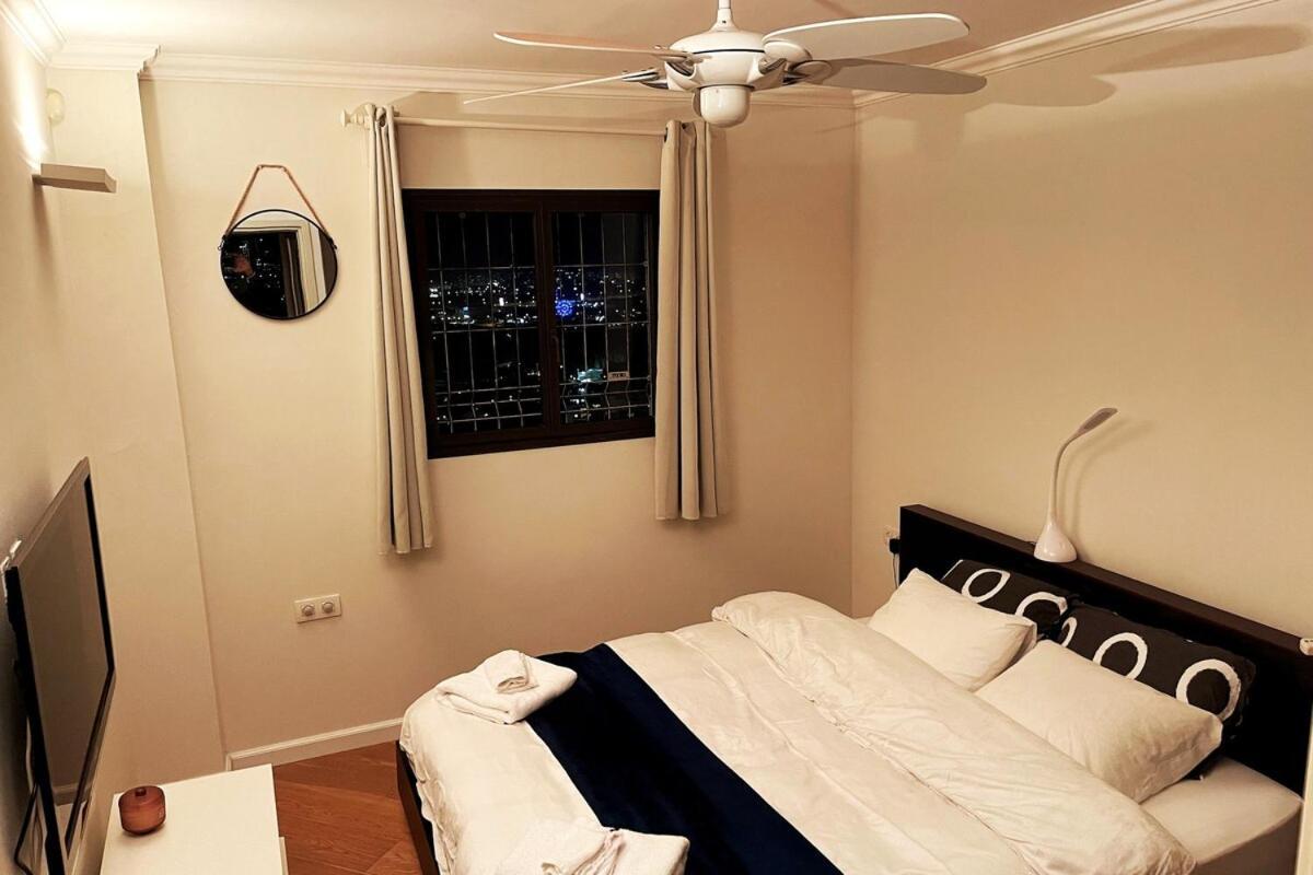 Beautiful Penthouse W/Amazing View, Prime Location Appartement Ramat Gan Buitenkant foto