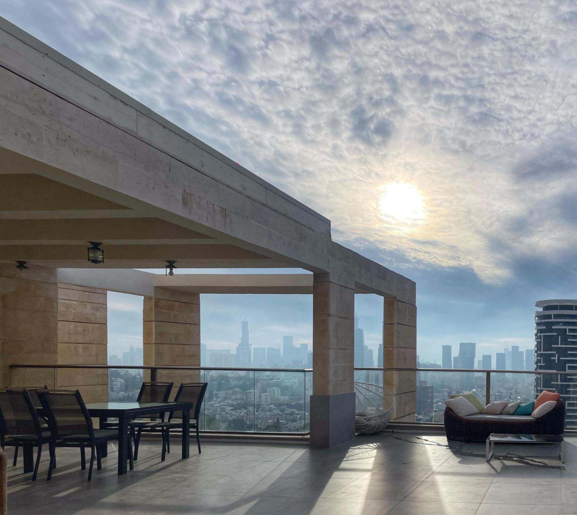 Beautiful Penthouse W/Amazing View, Prime Location Appartement Ramat Gan Buitenkant foto